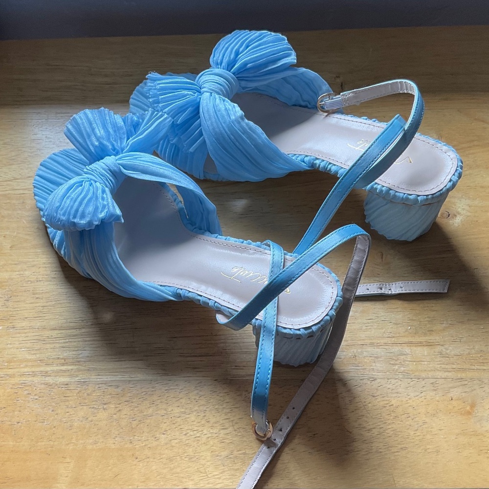 NWOT Women's Bow Knot Sandals Size 8